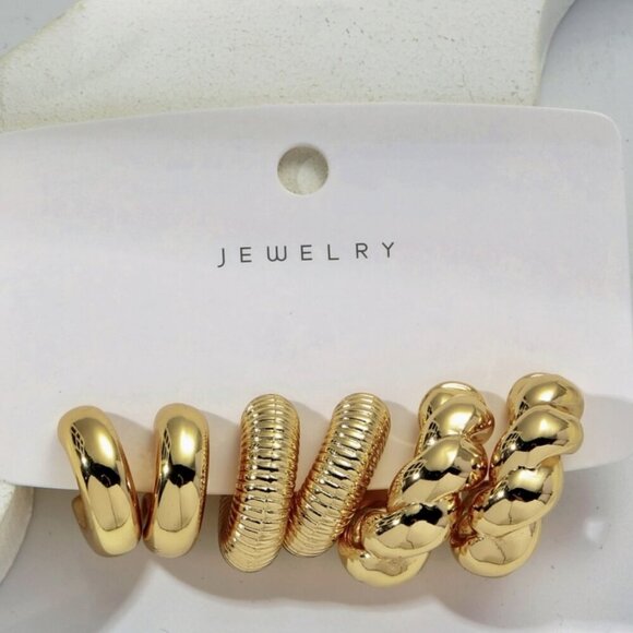 Gold Old Money Style Women's S Geometric C Shaped Acrylic Earrings - Picture 1 of 3